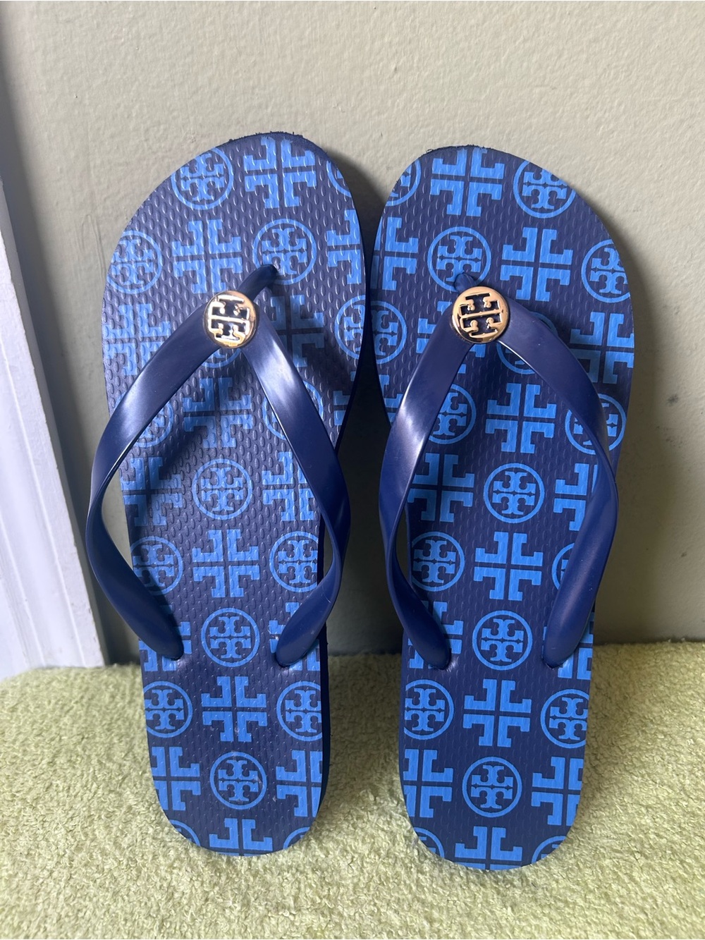 Tory Burch Women”s Navy and Bright Blue Logo Flip Flops Sz 11